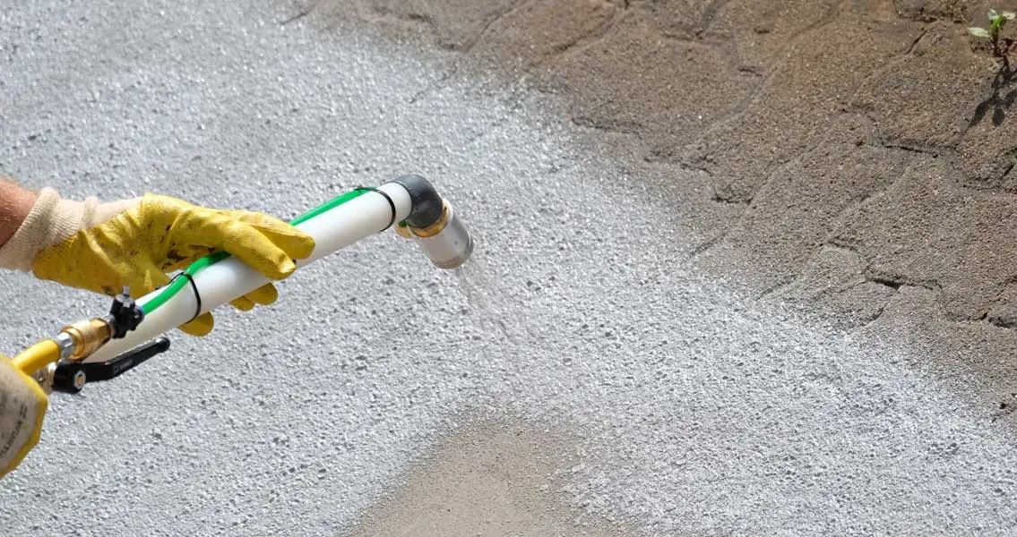 Expert-Proof eco was applied by spraying