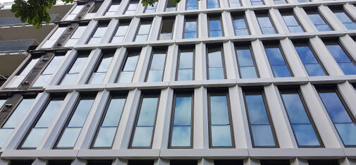 MC developed specially optimised additives for the project to ensure the excellent flowability and high mix stability in the fresh concrete required to achieve the complex geometry of the façade elements.