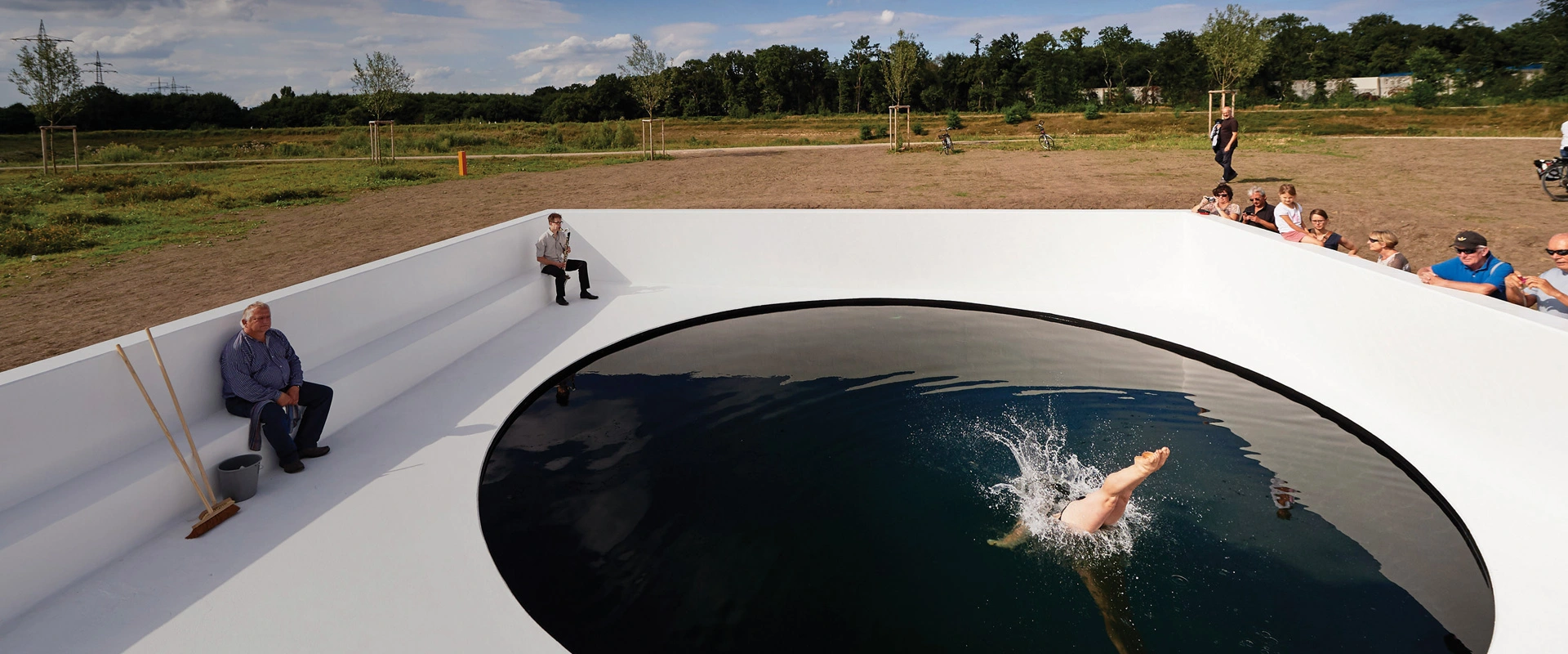 Emscher Art presents the “Black Circle Square”